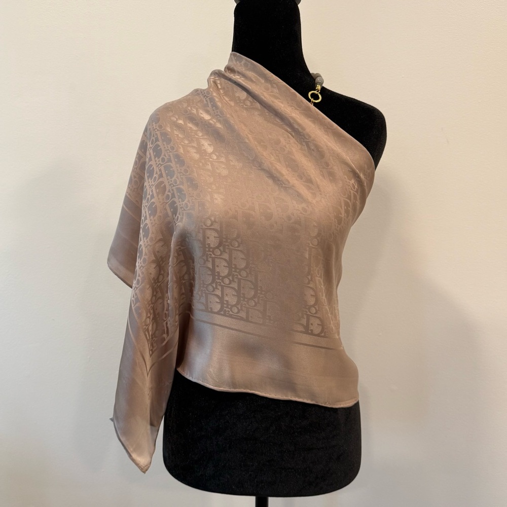 Dior Silk Scar 90 Carré Blush Beige Logo Hand Rolled Made in France - Picture 9 of 13